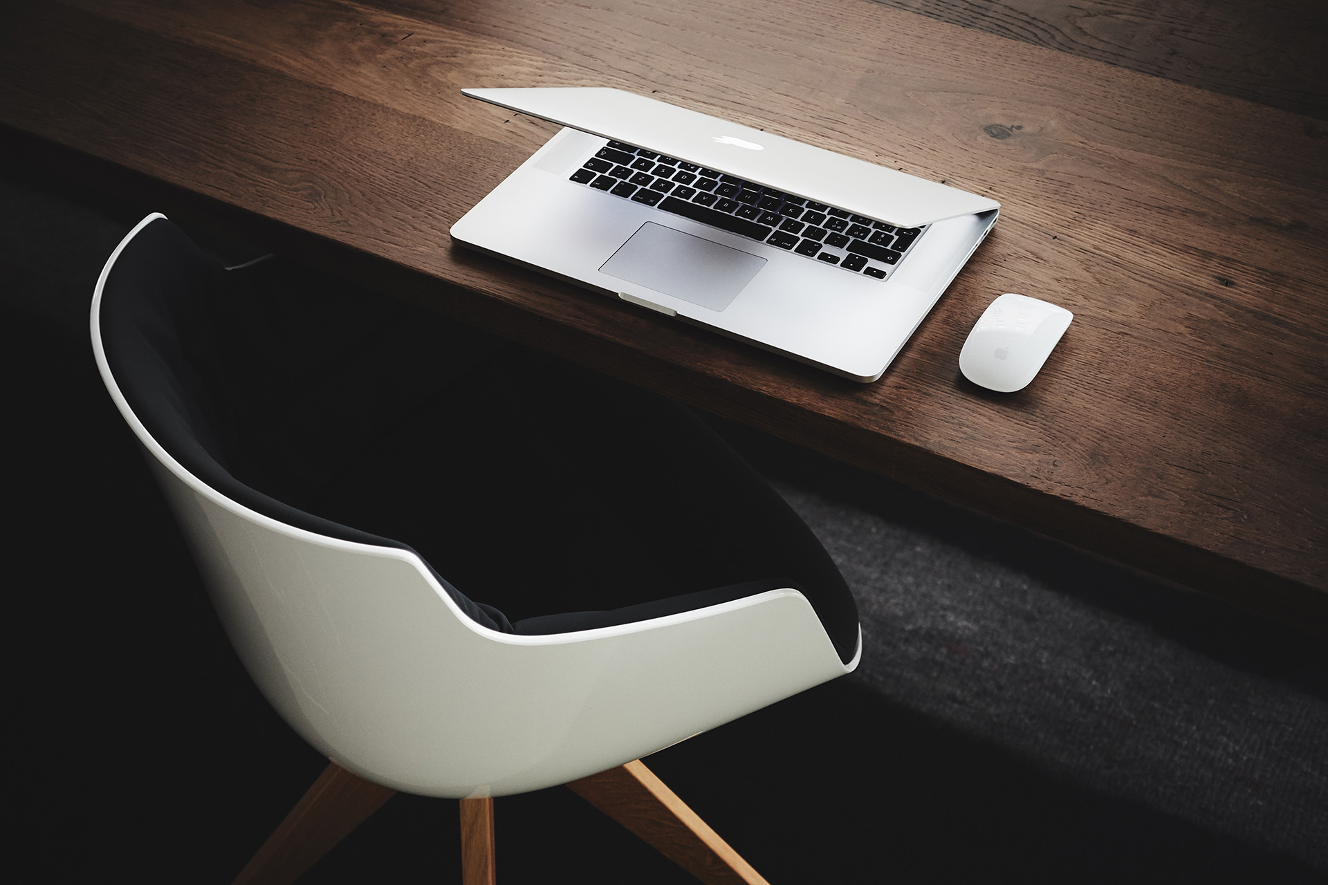 E-commerce Desk